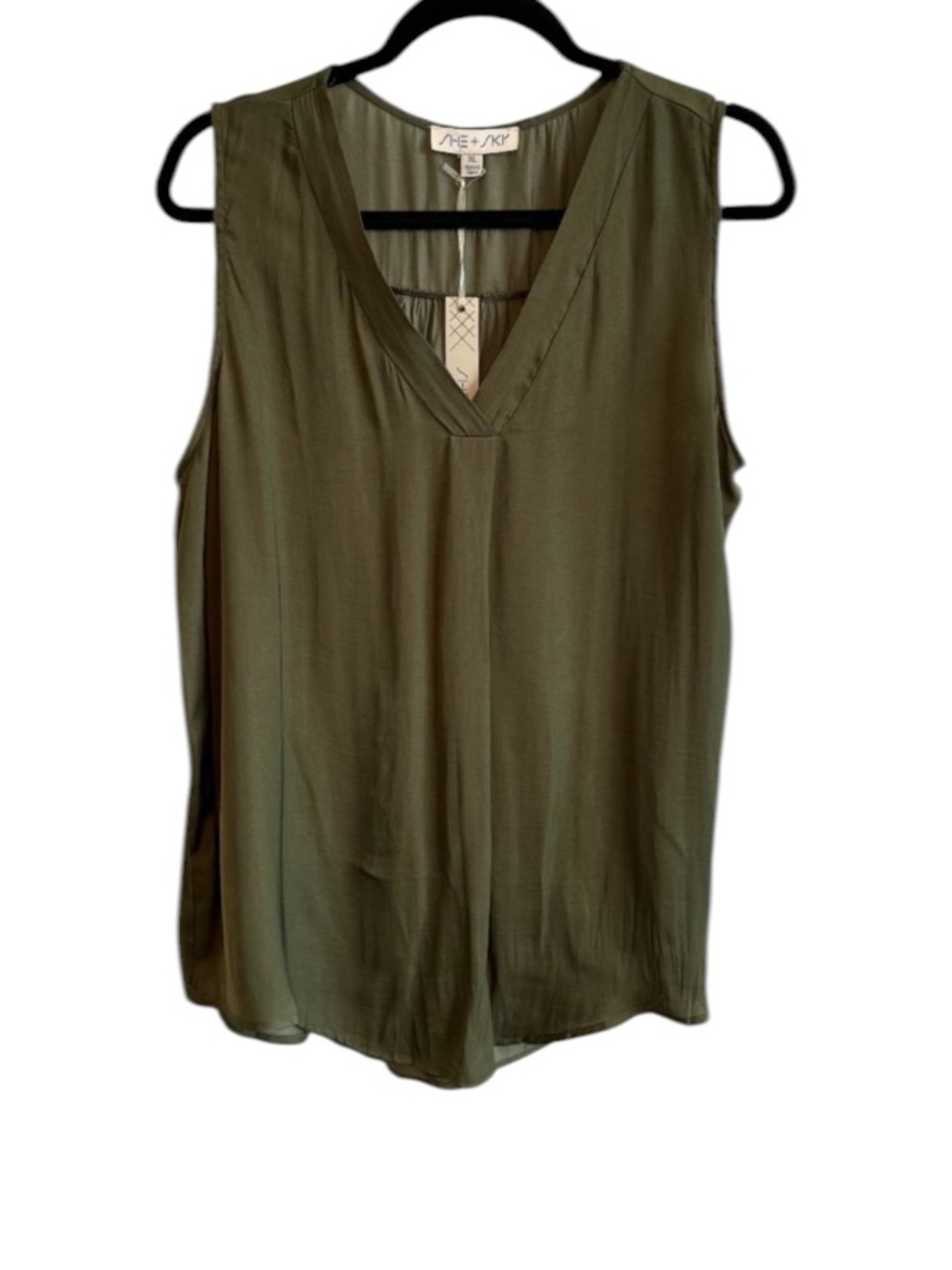 NWT! She + Sky Olivia Sleeveless Blouse